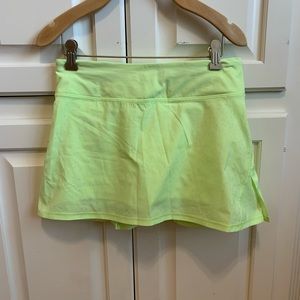 This Lululemon skirt is adorable! Comes from a smoke free home.
